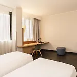 Mercure West 4*