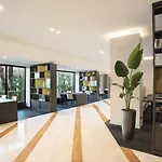 Mercure West 4*