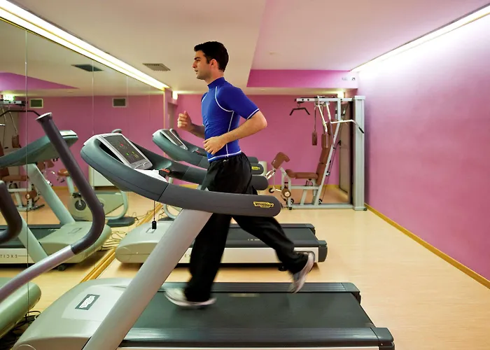 Hotel Mercure West 4*