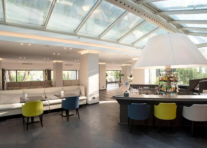 Hotel Mercure West 4*