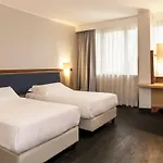 머큐어 웨스트 호텔 4*