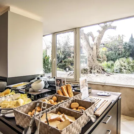 Mercure West Ξενοδοχείο 4*