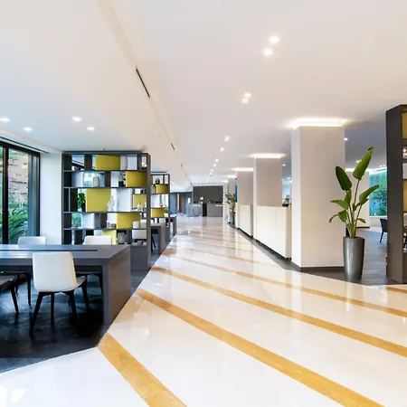 Mercure West Ξενοδοχείο 4*