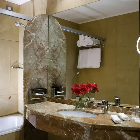 Hotel Mercure West 4*