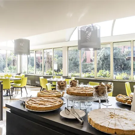 Hotel Mercure West