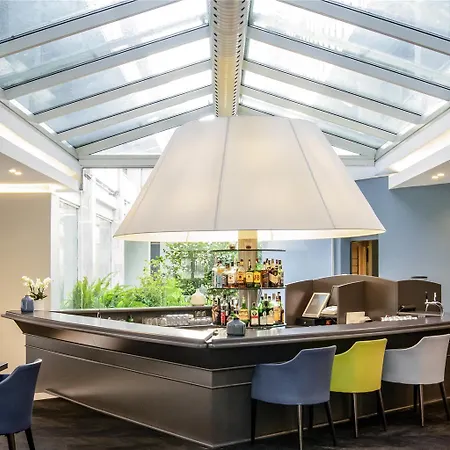 Mercure West Hotel 4*