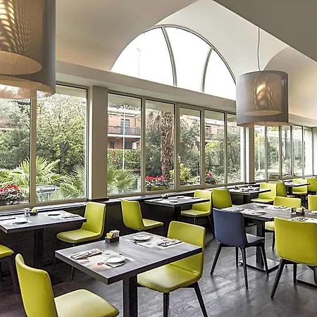 Hotel Mercure West