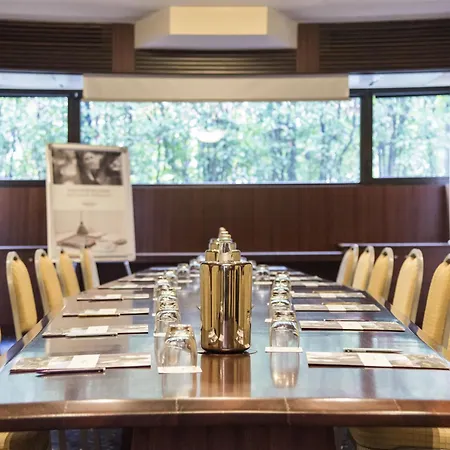 Mercure West 4*