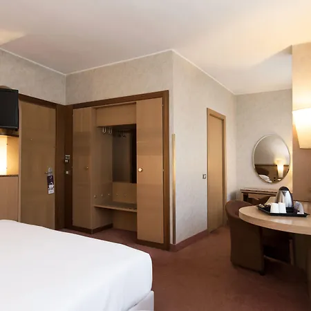 Mercure West 4* רומא