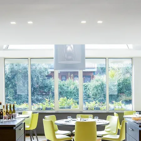 머큐어 웨스트 호텔 4*