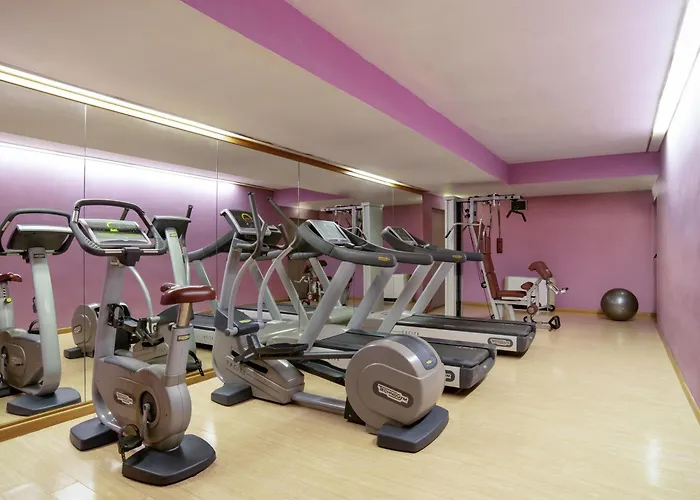 Hotel Mercure West 4*