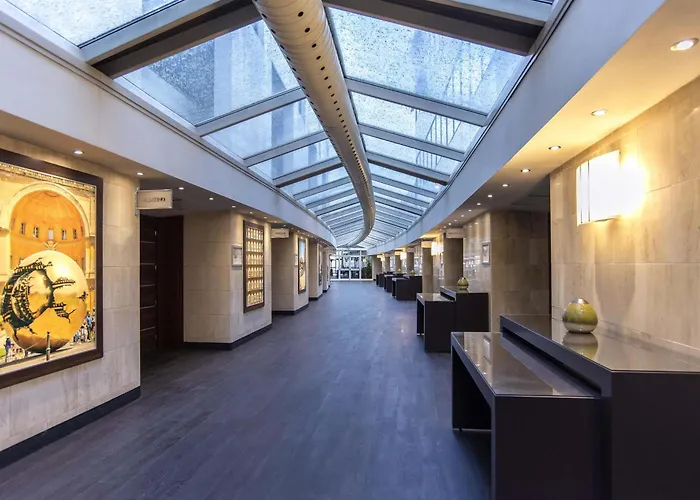 Mercure West Hotel 4*