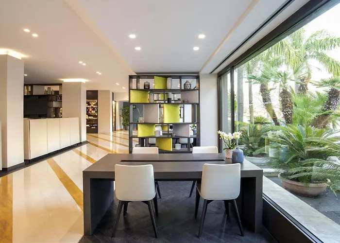 Hotel Mercure West 4*