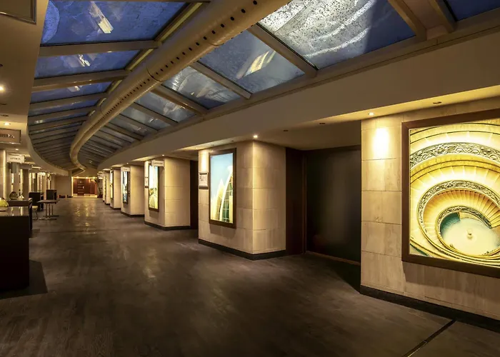 Hotel Mercure West 4*