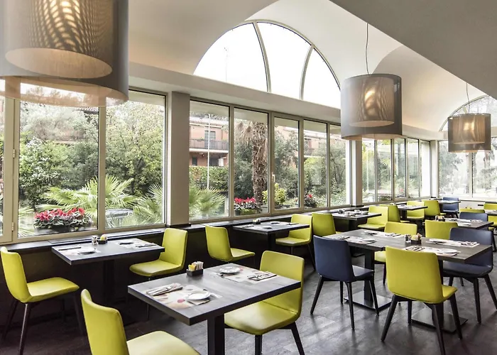 Hotel Mercure West 4*