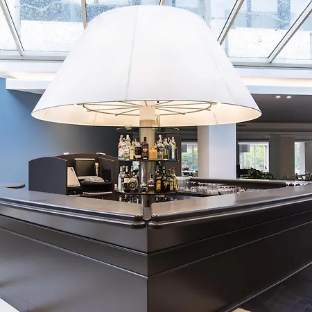 Mercure West 4*