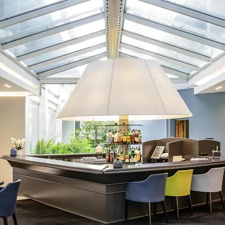 Mercure West 4*