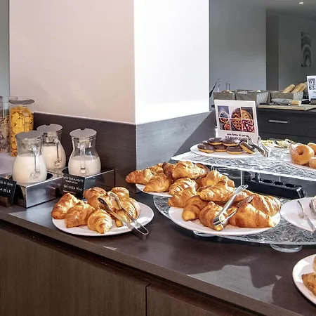 Mercure West Отель 4*