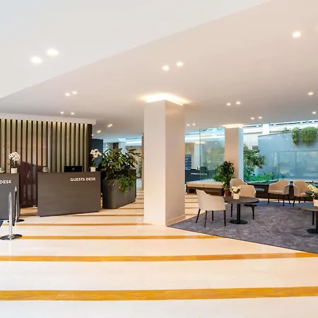 Hotel Mercure West 4*