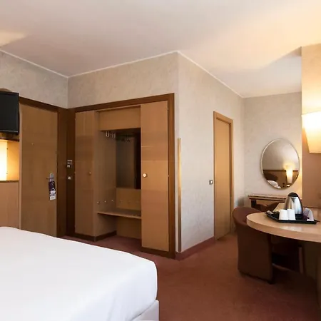Hotel Mercure West Řím