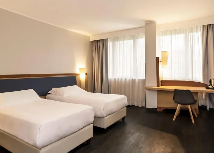 Mercure West 4*
